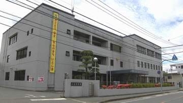 女性（55）に電話を計37回かけ女性経営の飲食店に押し掛けるなどしたか　住居・職業不詳の男（50）を逮捕　福岡・糸島市