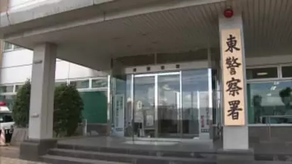 横断歩道のない道路を渡っていた80歳の男性が車にひかれ死亡