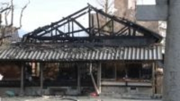 「パチパチと音が聞こえたので外を見たら倉庫から火が出ているのが見えた」神社で火事　福岡県北九州市