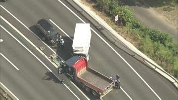 「道を間違った」「逆走してトラックにぶつかった」ダンプカーで逆走か　トラックと衝突し男性が１人死亡　運転していた６９歳の男を過失運転致死の疑いで逮捕