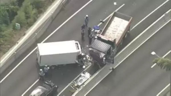 「道を間違った」「逆走してトラックにぶつかった」ダンプカーで逆走か　トラックと衝突し男性が１人死亡　運転していた６９歳の男を過失運転致死の疑いで逮捕