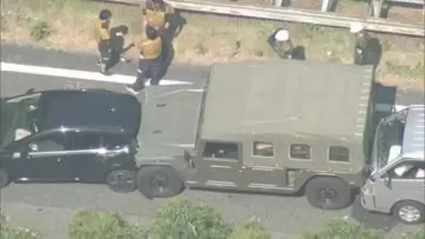 災害派遣の自衛隊の車両が巻き込まれる　九州道で車6台がからむ玉突き事故　けが人無し　陸上自衛隊･大宮駐屯地(さいたま市)から派遣