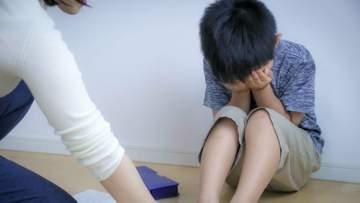「子供の前で泣いたことを本当に後悔している」子供が不登校になったとき、親はどう向き合うべきか　なぜGWで不登校が増えるのか？　自らも不登校だったアドバイザーが解説