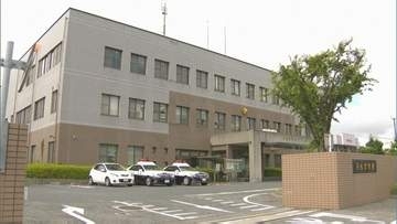 パトカー追跡中に車２台に接触する事故　すれ違う際に目をそらすそぶり→職務質問しようとしたところ逃走　北九州市