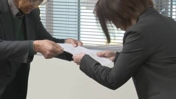 「校名を再考して」市民団体が市教委に申し入れ　「特攻兵器と同じ　学校名としてふさわしくない」　福岡県大牟田市に新設の”桜花中学校”