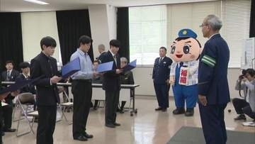 高校生が自転車運転の模範になって！　チャリーダーズ認定式　飯塚警察署