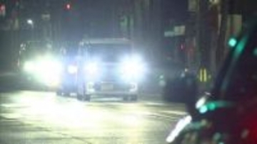 赤信号の横断歩道を1人で渡っていた3歳の女の子が車にはねられ死亡