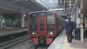 【続報】ＪＲ鹿児島線　博多～鳥栖駅で運転見合わせ　踏切内で列車と車椅子に乗った女性（10代）が衝突か