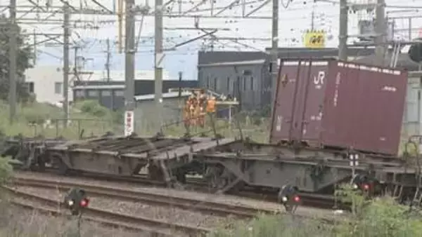 貨物ターミナル駅で入れ替え作業中の貨物列車が脱線　分岐点で別の貨車と接触　福岡県北九州市