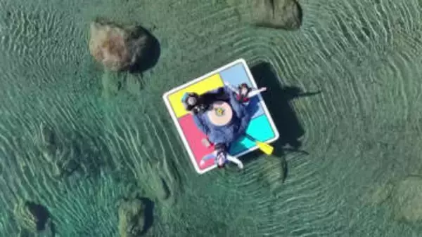 川の上に浮かぶのは“こたつ”！？清流・仁淀川で寒い時期だけ楽しめる『水上こたつSUP』を体験【高知】