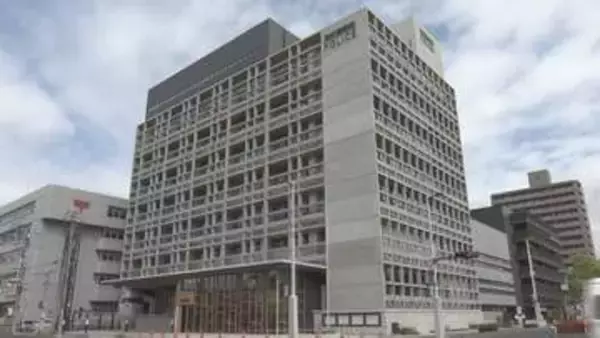 自称・フォトグラファーの男　商店に侵入し現金やブランドバッグ盗んだ疑いで逮捕【高知】