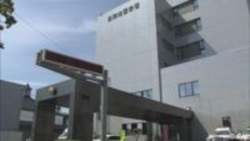 警察官をカッターで切りつける　公園でリュックサックを盗みさらに犯行　事後強盗の疑いで50代の男を逮捕【高知】