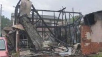四万十市で火事　住宅５棟が全焼や一部焼損の被害　けが人なし【高知】