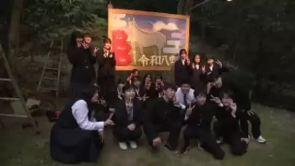 中学生が来年の干『午』を描いた巨大絵馬を仁井田神社に奉納【高知】