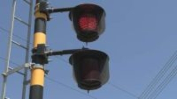 JR土讃線の踏切で車が立ち往生　列車の運転を一時見合わせ【高知】