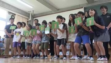 《絵本で食育を》四万十町の団体が小学校などに食育の絵本贈呈【高知】