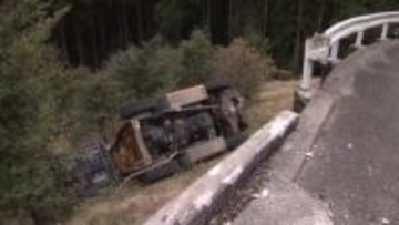 上り坂を上がっていたフォークリフトが急に後退、林道から約1メートル下の畑に転落 80代の運転手が死亡【高知】