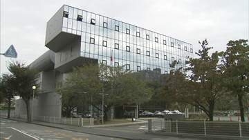 出会い系アプリで知り合った男性とホテルへ　男性がシャワー中に財布を盗んだ疑いで43歳女を逮捕　容疑否認　警察は余罪も視野に捜査