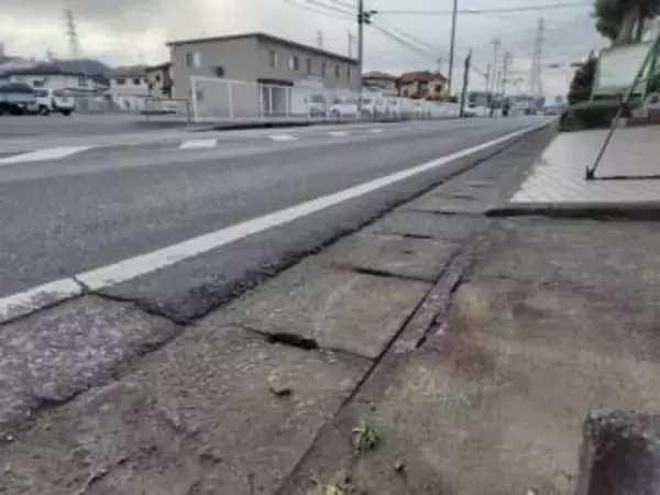 男性をはねたバイクが逃走　男性は自宅に歩いて帰った後 死亡