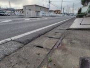 男性をはねたバイクが逃走　男性は自宅に歩いて帰った後 死亡