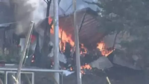 「民家から白煙と炎が」1棟全焼　家族3人外出中でけがなし　熊本県阿蘇市