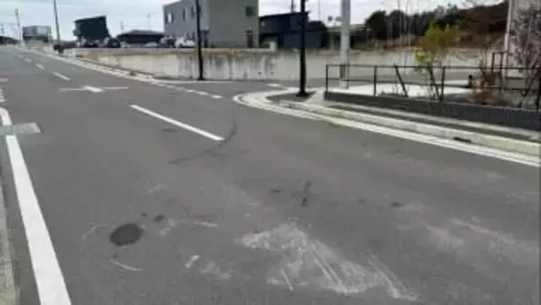 園児送迎バスが事故で横転　園児3人を病院搬送　熊本県益城町