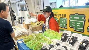 「シャインマスカット」に「晩白柚ゼリー」 出荷先を失った激震地の農家を “食” で直接支援！　熊本・鶴屋百貨店