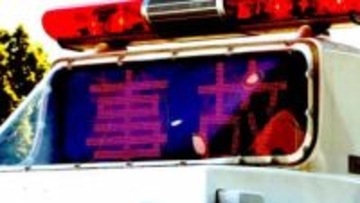 高速道路でパンク  追い越し車線に停止中のトラックに追突 　　 20代の男性が死亡　熊本・九州自動車道