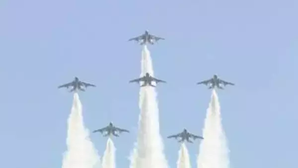 「熊本はまだまだがんばれる！」熊本地震から10年　大空からブルーインパルスが熊本にエール