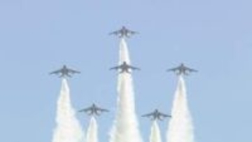 「熊本はまだまだがんばれる！」熊本地震から10年　大空からブルーインパルスが熊本にエール