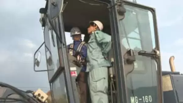 工事中の自動車専用道路を高校生が見学【愛媛】