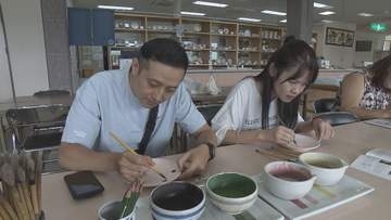 オーストラリアからの旅行客獲得へ！　現地旅行会社スタッフが砥部焼の絵付けを体験【愛媛】