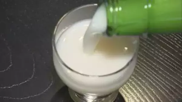 早くも新酒の季節　高温の日が続き温度管理には苦労　松山市の酒造メーカーで「にごり酒」瓶詰め作業始まる【愛媛】