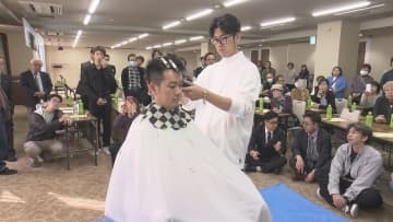 訪日外国人客に日本ならではの“理容”のおもてなしを 「英語が話せなくても…」東京のサロンオーナーが愛媛の理容師を指南【愛媛】