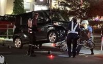 愛媛・宇和島で店から国道に出ようとした軽乗用車と歩道走行の自転車が衝突  自転車の女性（60）が意識不明の重体