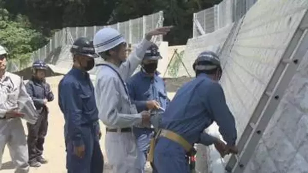 松山城の城山土砂崩れ、災害復旧で県が工事進めていた「擁壁と防護柵」が完成