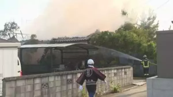 火のついたティッシュを段ボールに投げ入れ火災を発生させる 隣接する住宅も全焼 愛媛・新居浜市に住む男（65歳）を逮捕