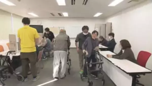 投票所に行きたくても行けない有権者はどうする？高齢者施設で「不在者投票」その仕組みは #選挙のギモン