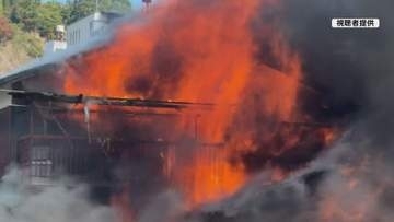 住宅街一時騒然　松山で民家１棟全焼　一人暮らし高齢女性は逃げ出しけが人はなし【愛媛】