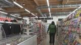 「清々しい木の香り漂うコンビニが四国中央に セブン-イレブンが中四国初の木造店舗をオープン」の画像1
