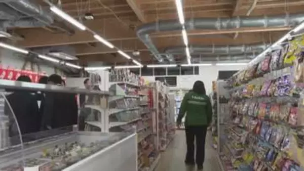 清々しい木の香り漂うコンビニが四国中央に セブン-イレブンが中四国初の木造店舗をオープン