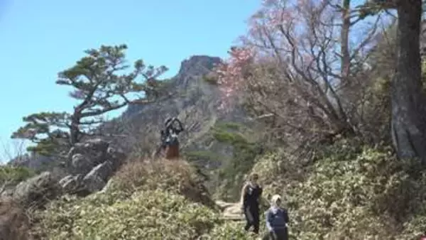 「やっぱりここに登りたくなる」西日本最高峰の頂へ、多くの登山者たちが石鎚山に魅せられるワケ