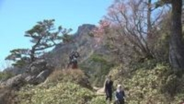 「やっぱりここに登りたくなる」西日本最高峰の頂へ、多くの登山者たちが石鎚山に魅せられるワケ