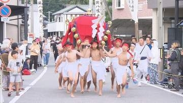 ふんどし姿の若者が一気に駆け抜ける　松山市勝岡地区伝統の「一体走り」　高校生と中学生も熱い思いで走り切る【愛媛】