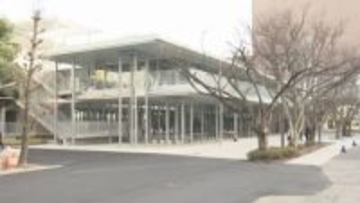 松山大学が去年新設の「情報学部」の新校舎が完成、日本初のVR教材も導入