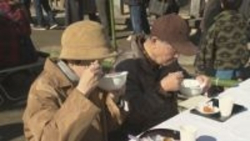 1年の無病息災を願い 松山市の神社で参拝客に「七草粥」振る舞われる