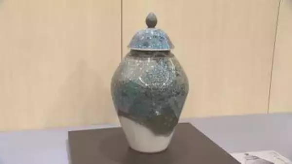 人間国宝・今泉今右衛門さんの作品展、壺や花瓶など70点を展示・販売 愛媛・松山市