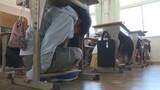 「三陸沖の地震から一夜、巨大地震に備え 小学校で避難訓練 愛媛・宇和島市」の画像1