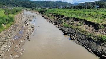 能登半島地震の隆起が生んだ「滝」は河口から1km近く内陸へ遡上　河川インフラへの影響は10年以上続く恐れ【東北大学などの研究】