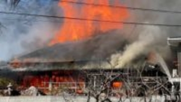 赤磐市東軽部で住宅が全焼　庭で家庭ごみを燃やしていた　在宅中の夫婦は逃げ出して無事【岡山】